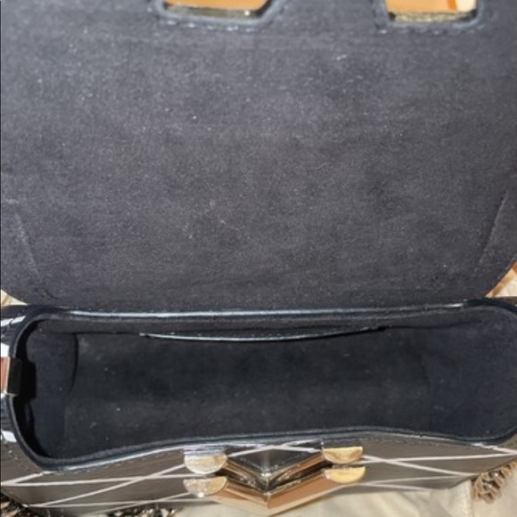 Louis Vuitton Twist Eli Malletage PM Black and White Cross Body Bag - Picture 7 of 7